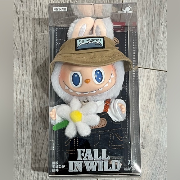 POP MART Labubu THE MONSTERS FALL IN WILD Vinyl Plush Keychain Toy New - Picture 1 of 6